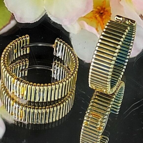 Gorjana Jewelry - Gorjana Hoop Earrings Catalina Enamel 18k Gold Plated Navy Striped